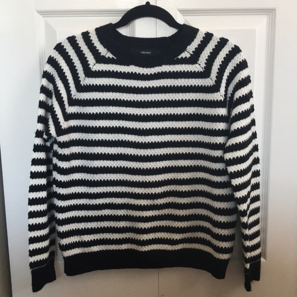 Forever 21 Sweater - Picture 1 of 1